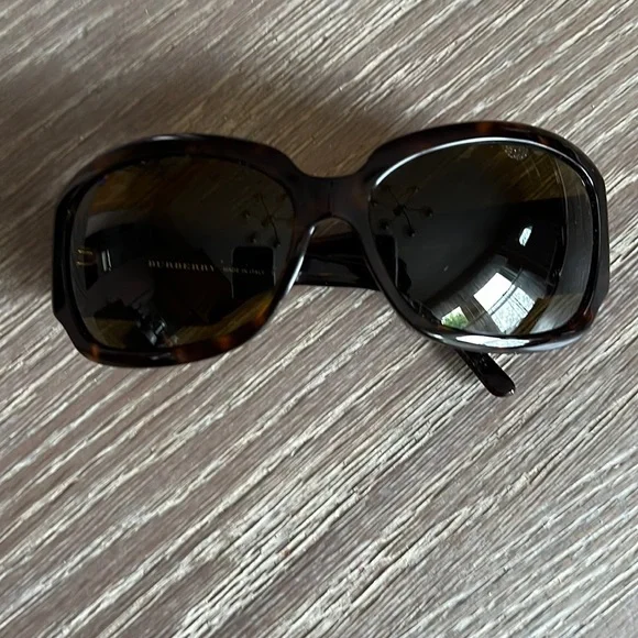 Burberry Vintage B4035 Brown Tortoise Oversized Wrap Sunglasses il_fullxfull.2439521294_1tuk.jpg main image 3